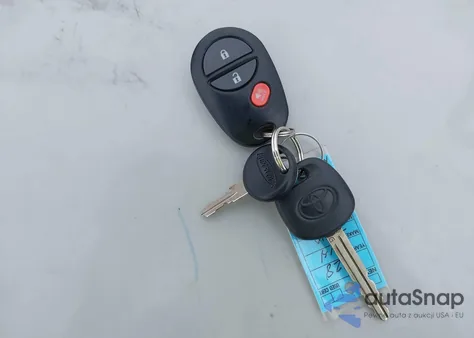 2014 Toyota Tacoma Base V6 z USA, uszkodzony, nr VIN 3TMMU4FN6EM064709